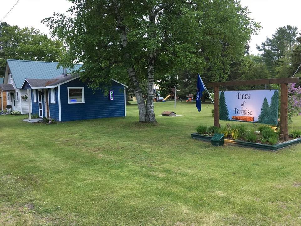 Cabin #2 - M Den Cabin Carp Lake Exterior foto